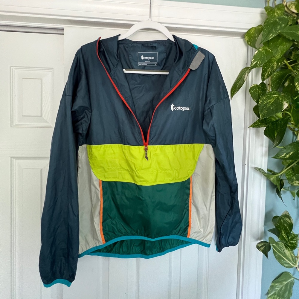 Cotopaxi women’s lightweight rain shell size S